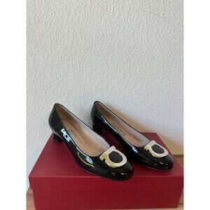 Ferragamo Distinta Black Patent Calf Pumps Gancini Logo Heels Size 6.5B w/ Box